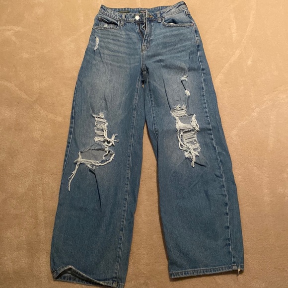Pants - Ripped baggy jeans